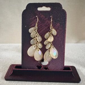 Chandelier Teardrop Dangle Earrings in Iridescent Cream